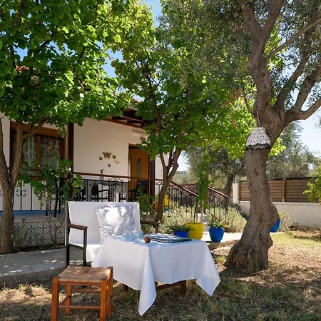 Eleni's Cottage, For Natural Living, By Thinkvilla Ferienhaus *